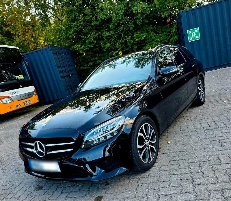Schwarz Gebraucht 2020 Mercedes C200 Kombi | 20.900 € (Superpreis) - Bild 1/4