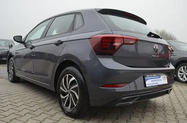 Gebraucht VW Polo Life 95 PS (69 kW) 2024 Grau Limousine