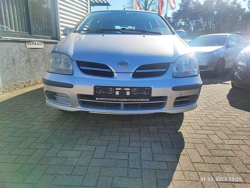 Silber Gebraucht 2003 Nissan Almera Tino Acenta Van / Kleinbus | 950 € (Guter Preis) - Bild 1/2