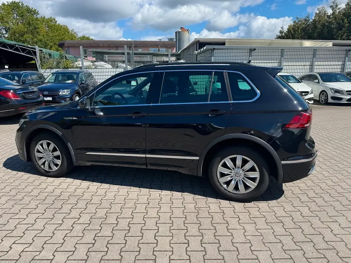 Gebraucht VW Tiguan R-line 150 PS (110 kW) 2021 Schwarz SUV