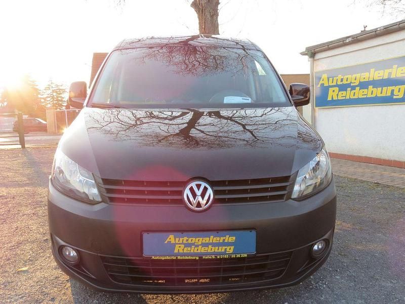 Gebraucht VW Caddy Trendline 102 PS (75 kW) 2011 Violet Van / Kleinbus