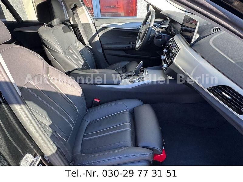Gebraucht BMW 530 Performance 286 PS (210 kW) 2023 Schwarz Kombi