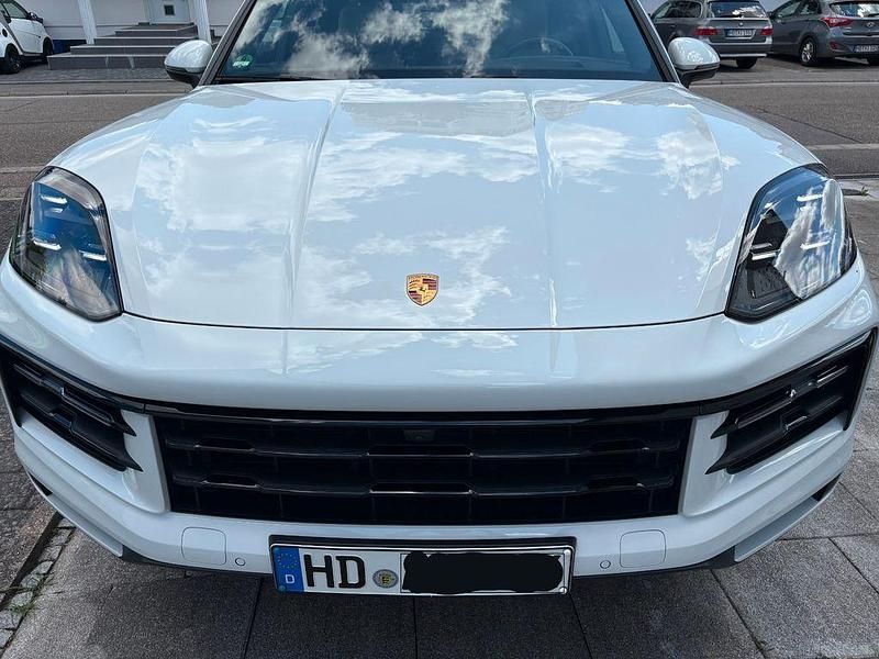 Weiß Gebraucht 2024 Porsche Cayenne SUV | 86.000 € (Guter Preis) - Bild 1/4