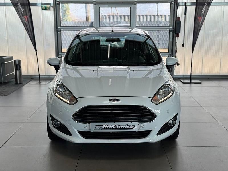 Gebraucht Ford Fiesta SYNC Edition 82 PS (60 kW) 2015 Weiß Kleinwagen