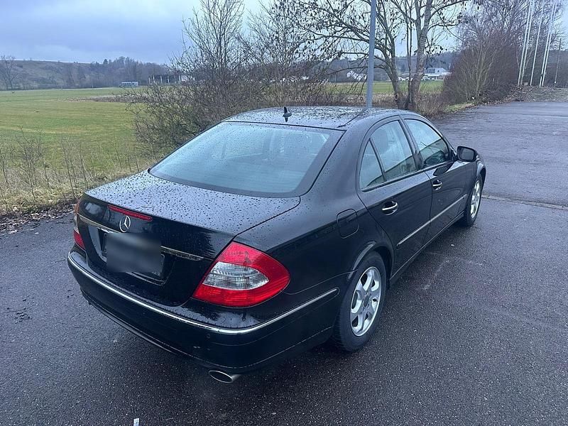 Gebraucht Mercedes E350 292 PS (214 kW) 2008 Blau Limousine