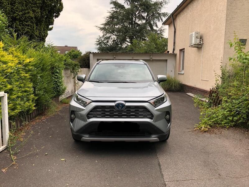 Silber Gebraucht 2021 Toyota RAV4 Hybrid Comfort SUV | 22.900 € (Superpreis) - Bild 1/4