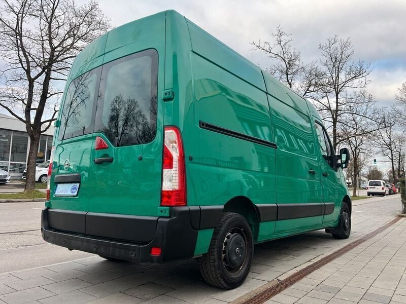 Gebraucht Opel Movano 131 PS (96 kW) 2020 Sonderfarbe grün Van