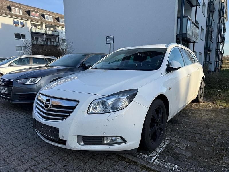 Weiß Gebraucht 2012 Opel Insignia Kombi | 1.200 € (Superpreis) - Bild 1/4