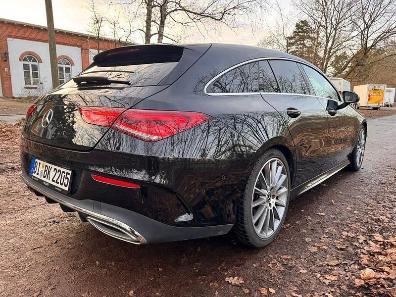 Gebraucht Mercedes CLA200 Shooting Brake AMG line 163 PS (119 kW) 2021 Schwarz Kombi