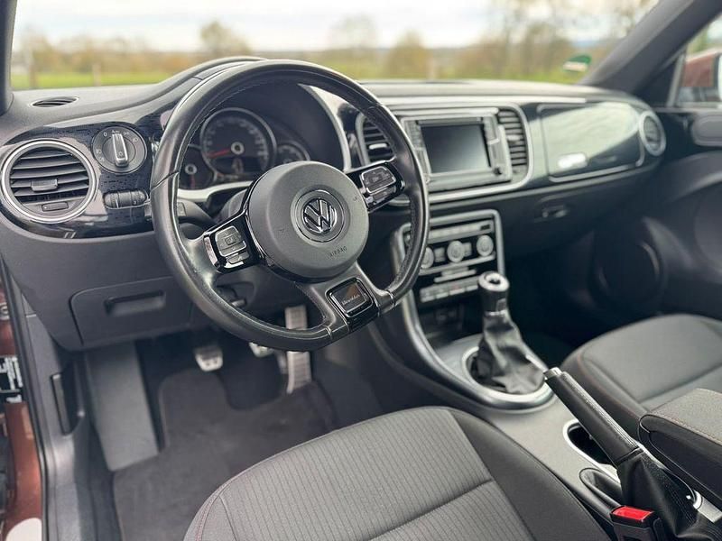 Gebraucht VW Beetle Design 150 PS (110 kW) 2018 Braun Kleinwagen