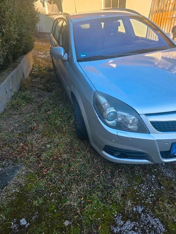 Silber Gebraucht 2008 Opel Vectra Kombi | 700 € (Superpreis) - Bild 1/4
