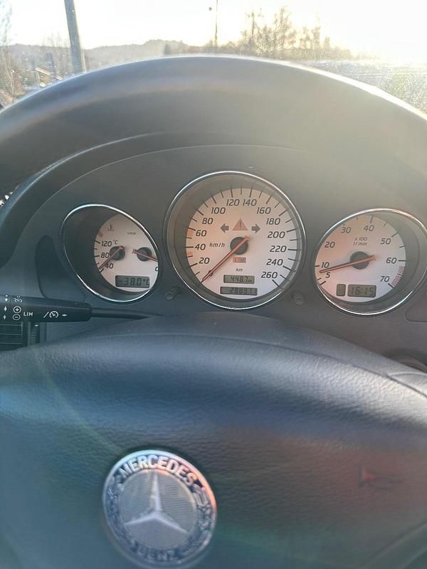 Gebraucht Mercedes SLK230 193 PS (141 kW) 2002 Silber Cabrio