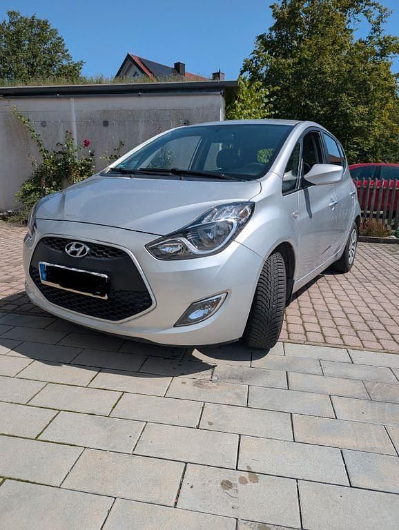 Silber Gebraucht 2015 Hyundai ix20 Life Van / Kleinbus | 7.500 € (Fairer Preis) - Bild 1/4