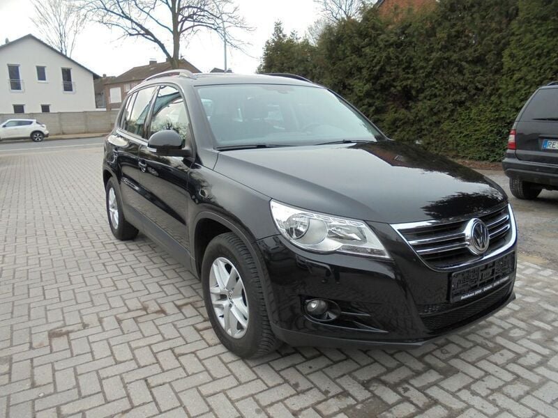 Deep black perleffekt Gebraucht 2011 VW Tiguan Trendline SUV | 6.999 € (Guter Preis) - Bild 1/4