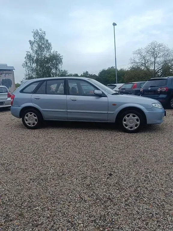Gebraucht Mazda 323 95 PS (69 kW) 2003 Blau Limousine