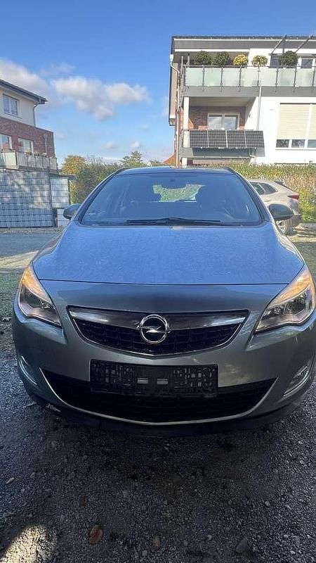 Gebraucht 2010 Opel Astra Selection Kombi | 3.650 € (Etwas zu teuer) - Bild 1/4