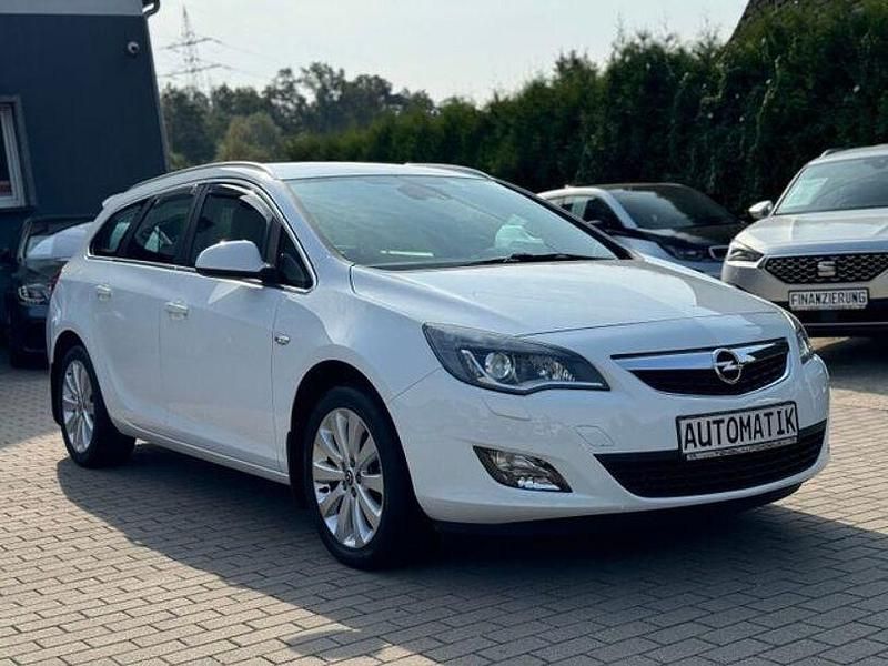 Gebraucht Opel Astra Innovation 140 PS (102 kW) 2012 Weiß Kombi
