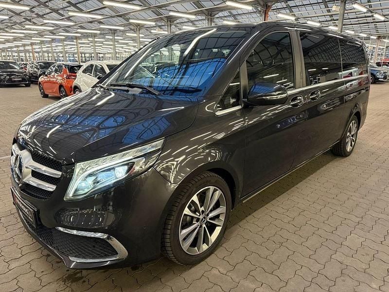 Gebraucht Mercedes V250 Avantgarde Edition 190 PS (139 kW) 2021 Grau Van / Kleinbus