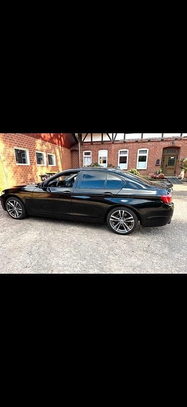 Gebraucht BMW 520 184 PS (135 kW) 2013 Schwarz Limousine