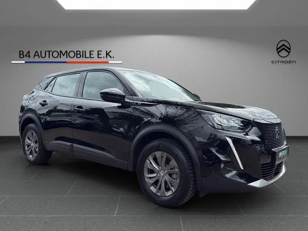 Gebraucht Peugeot e-2008 Active 100 kW (136 PS) 2020 Noir onyx SUV