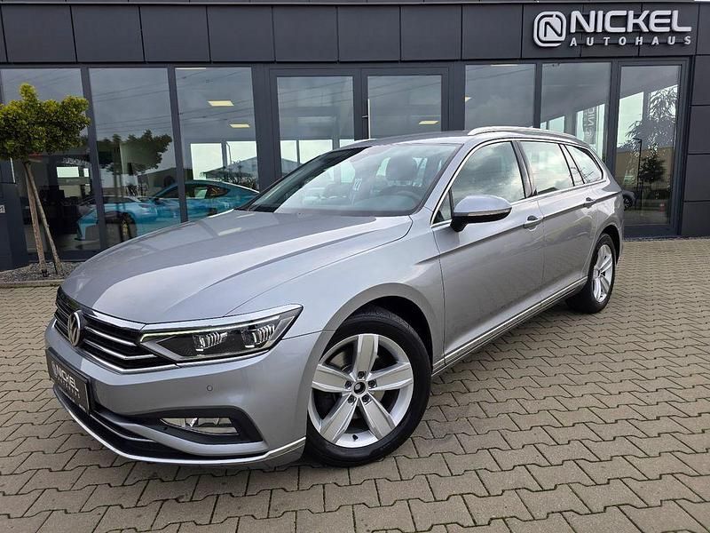 Grau Gebraucht 2020 VW Passat Elegance Kombi | 21.499 € (Fairer Preis) - Bild 1/4