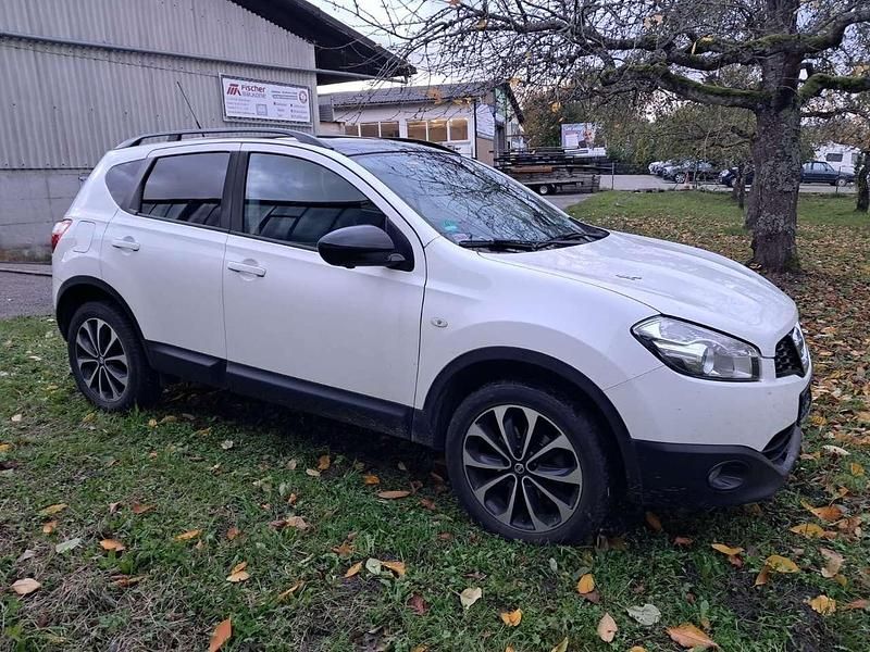 Weiß Gebraucht 2013 Nissan Qashqai Acenta SUV | 6.900 € (Fairer Preis) - Bild 1/4