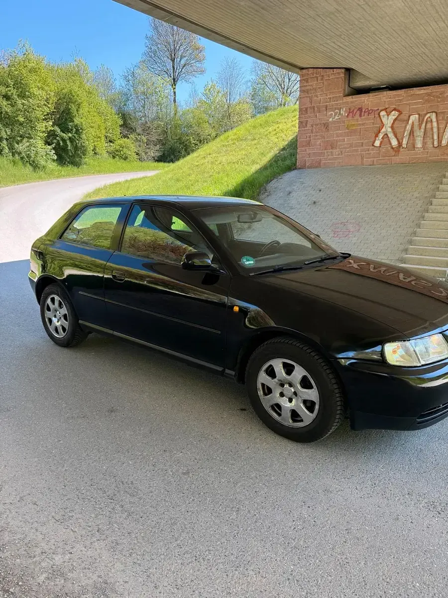 Używany Audi A3 101 KM (74 kW) 2001 Czarny Hatchback