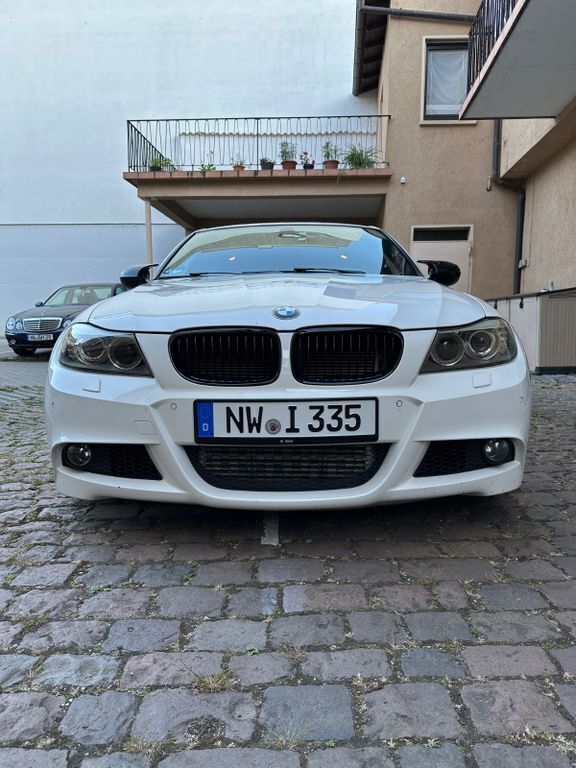Weiß Gebraucht 2011 BMW 335 Performance Kombi | 17.500 € (Fairer Preis) - Bild 1/4