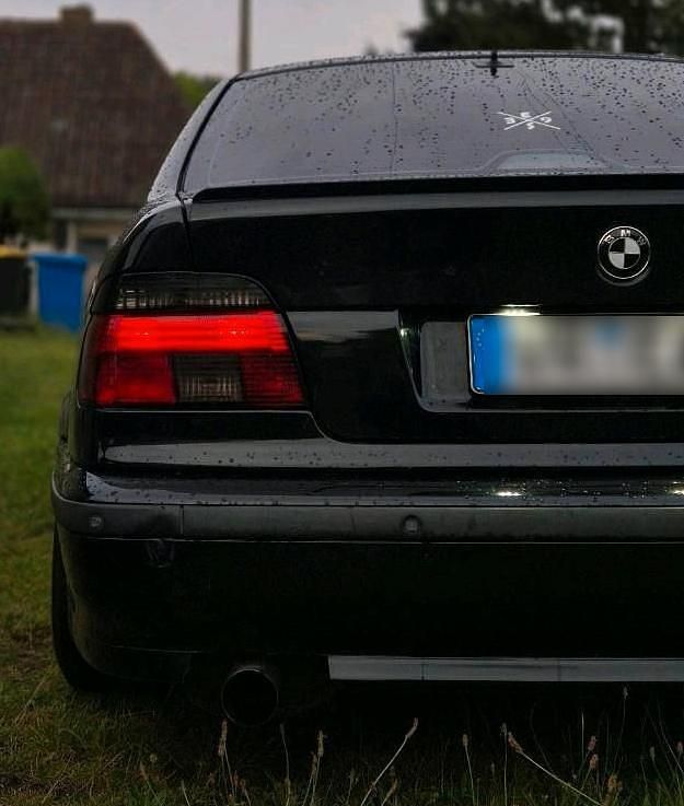 Schwarz Gebraucht 1997 BMW 523 Limousine | 6.999 € - Bild 1/4