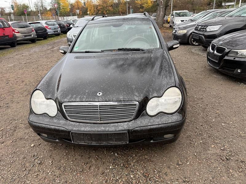 Schwarz Gebraucht 2003 Mercedes C220 Classic Kombi | 2.990 € (Etwas zu teuer) - Bild 1/4