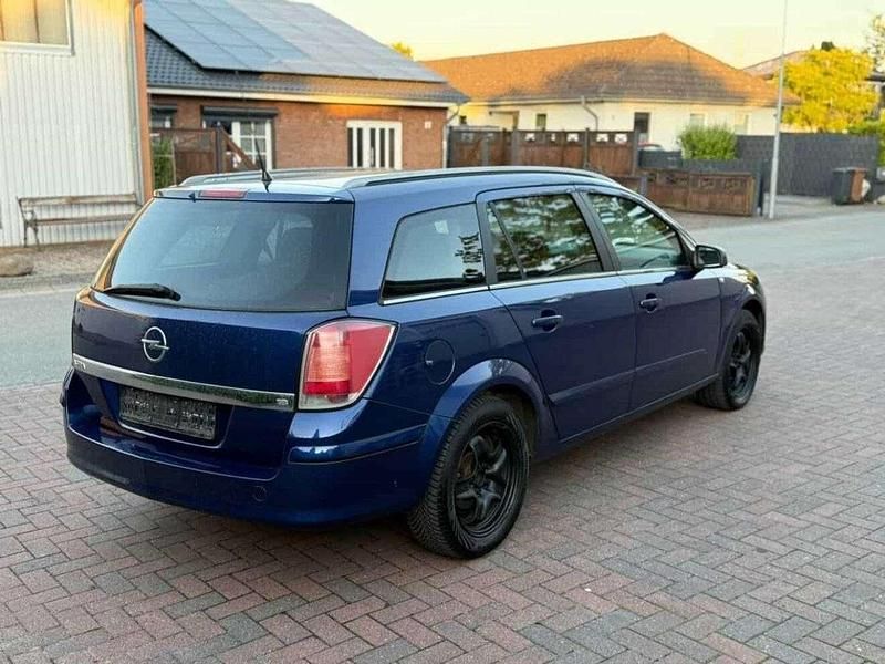 Gebraucht Opel Astra GTC Selection 101 PS (74 kW) 2009 Limousine