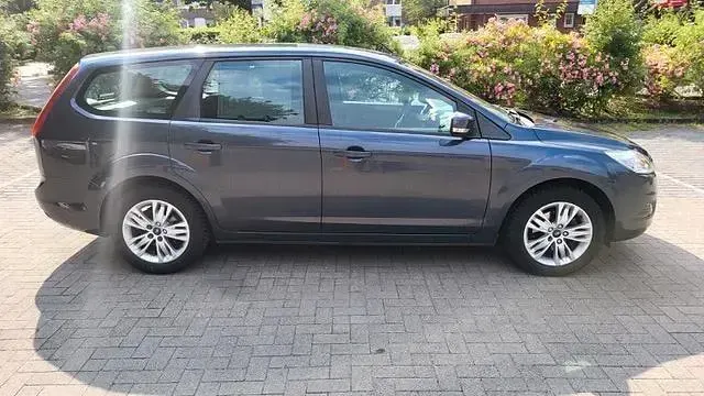 Gebraucht Ford Focus 100 PS (73 kW) 2008 Grau Kombi