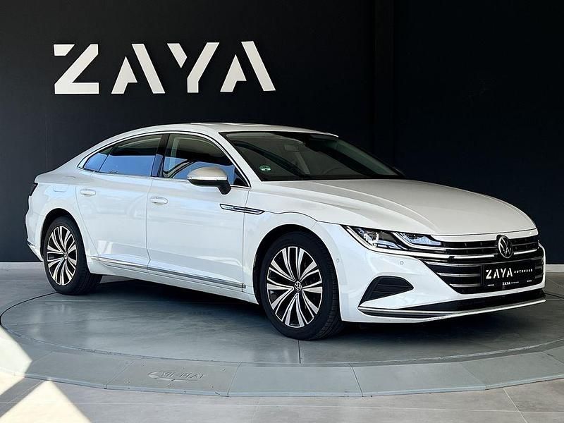 Oryxweiß perlmutteffekt Gebraucht 2022 VW Arteon Elegance Limousine | 25.950 € (Guter Preis) - Bild 1/4