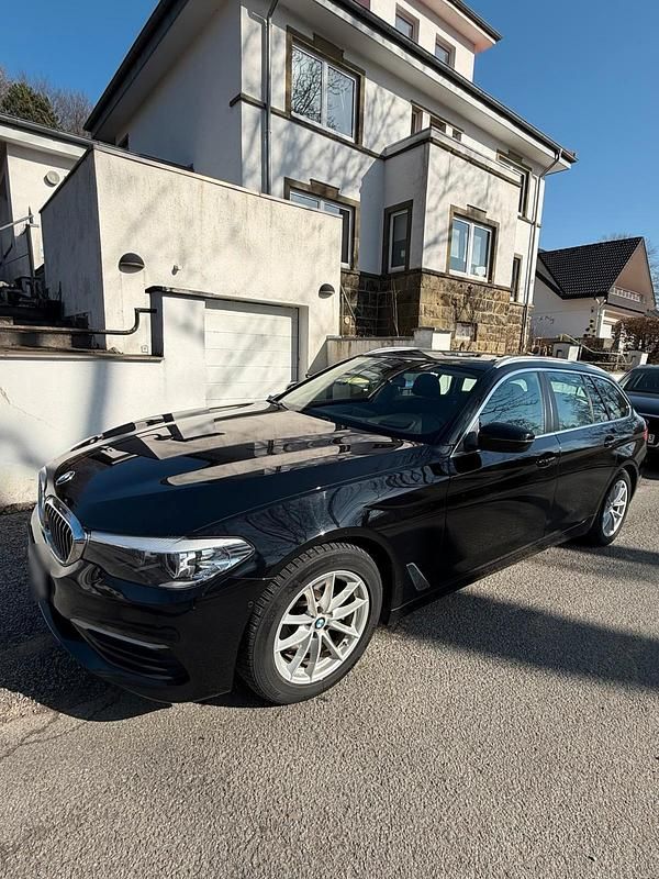 Gebraucht BMW 520 190 PS (139 kW) 2018 Schwarz Kombi