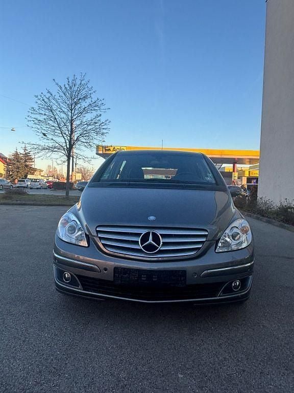 Grau Gebraucht 2007 Mercedes B170 Edition Van / Kleinbus | 3.490 € (Fairer Preis) - Bild 1/4