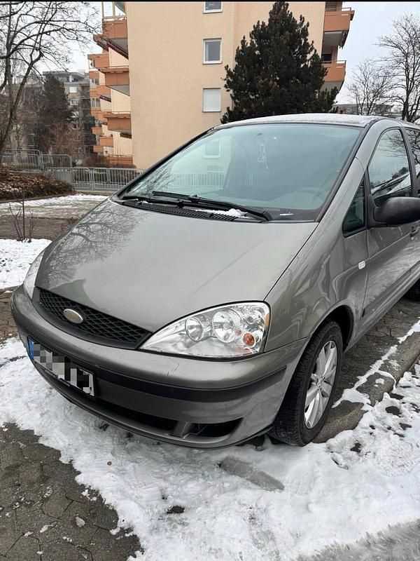 Grau Gebraucht 2003 Ford Galaxy Van / Kleinbus | 1.350 € (Fairer Preis) - Bild 1/4