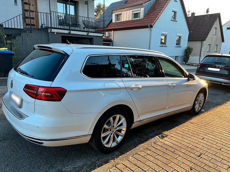 Gebraucht VW Passat 190 PS (139 kW) 2016 Weiß Kombi