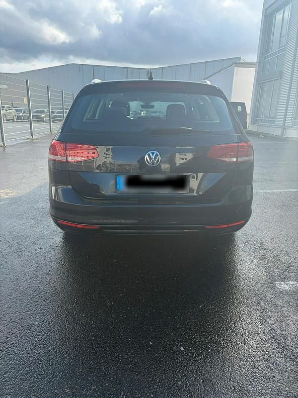 Gebraucht VW Passat Comfortline 150 PS (110 kW) 2016 Schwarz Kombi