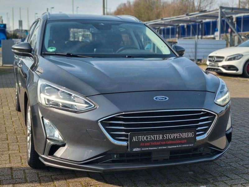 Gebraucht Ford Focus Titanium 150 PS (110 kW) 2019 Grau Kombi