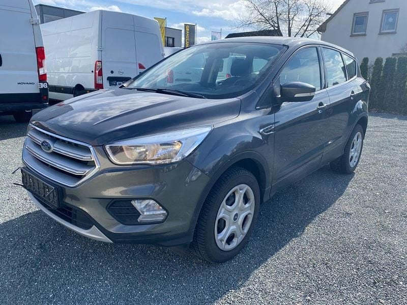 Gebraucht Ford Kuga Trend 120 PS (88 kW) 2018 Grau SUV
