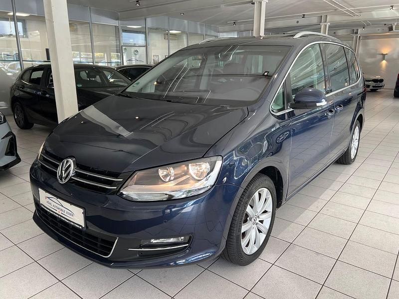Blau Gebraucht 2015 VW Sharan Highline Van / Kleinbus | 13.600 € (Superpreis) - Bild 1/4