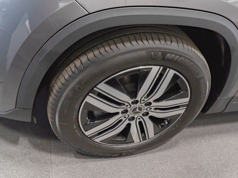 Gebraucht Mercedes EQA300 Electric Art 167 kW (228 PS) 2024 Grau metalliclack mountaingrau SUV