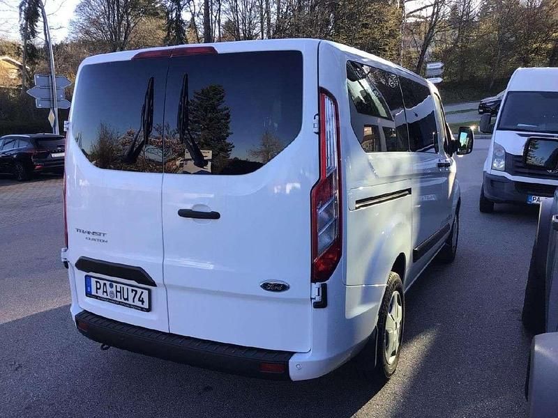 Gebraucht Ford Transit Custom Trend 131 PS (96 kW) 2023 Frostweiß Kombi