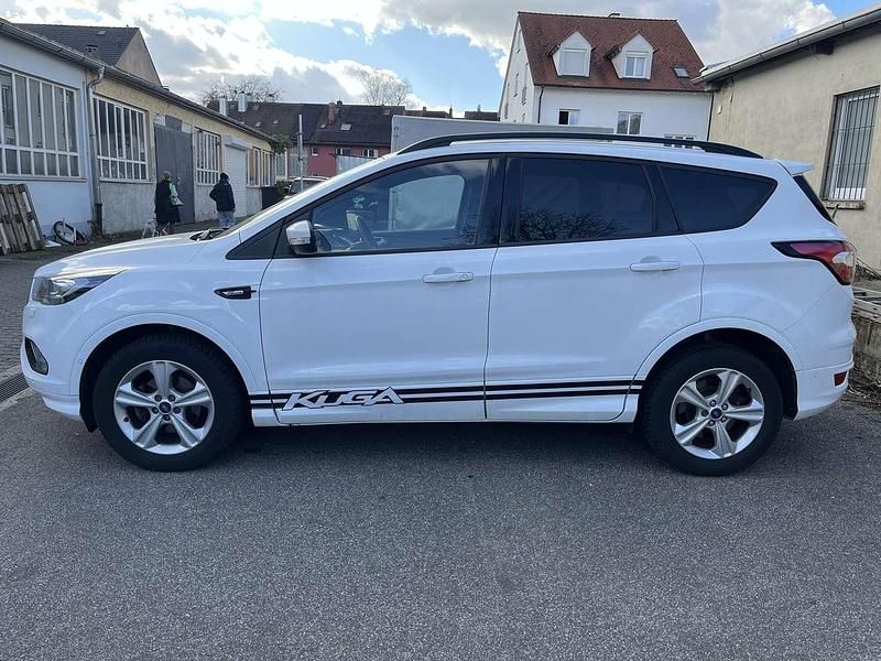 Gebraucht Ford Kuga ST-Line 150 PS (110 kW) 2018 Weiß SUV
