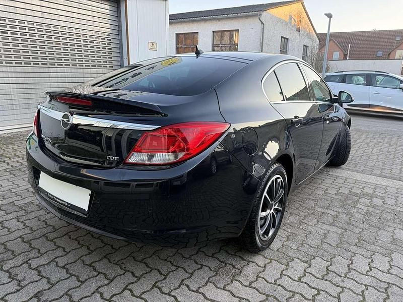 Gebraucht Opel Insignia Edition 131 PS (96 kW) 2013 Graphitschwarz Limousine