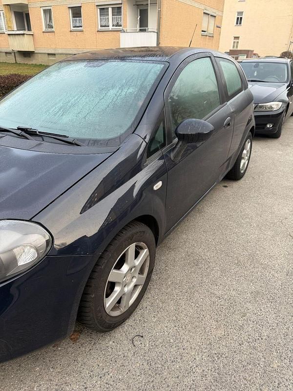 Gebraucht Fiat Punto Pop 69 PS (50 kW) 2012 Blau Kleinwagen