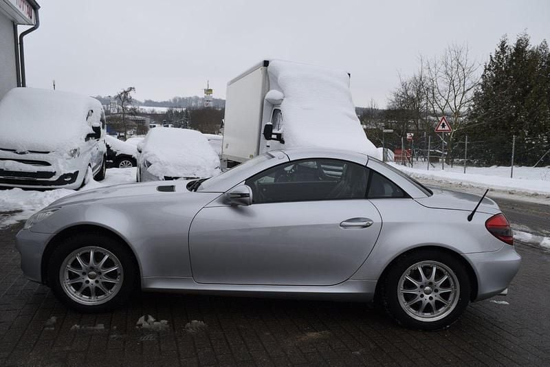 Silber Gebraucht 2008 Mercedes SLK200 Cabrio | 6.500 € (Fairer Preis) - Bild 1/4