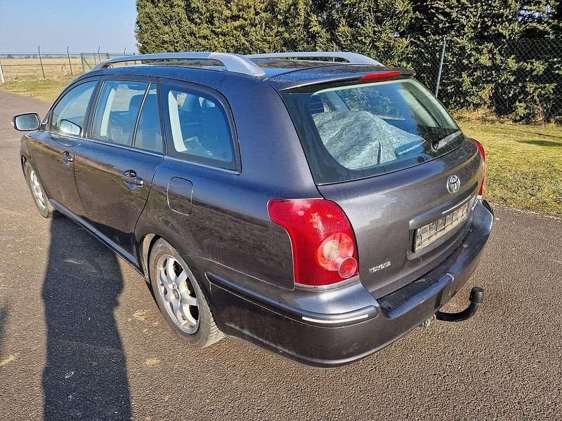 Gebraucht Toyota Avensis Executive 129 PS (94 kW) 2007 Grau Kombi