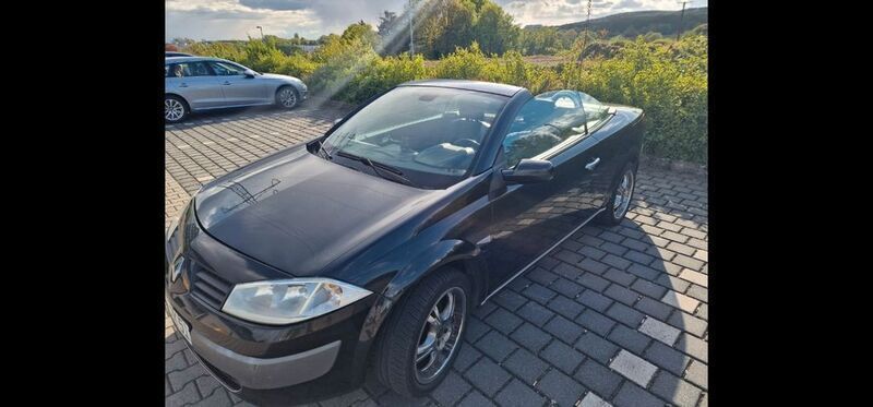 Schwarz Gebraucht 2005 Renault Mégane Cabriolet Privilege Cabrio | 1.350 € - Bild 1/4