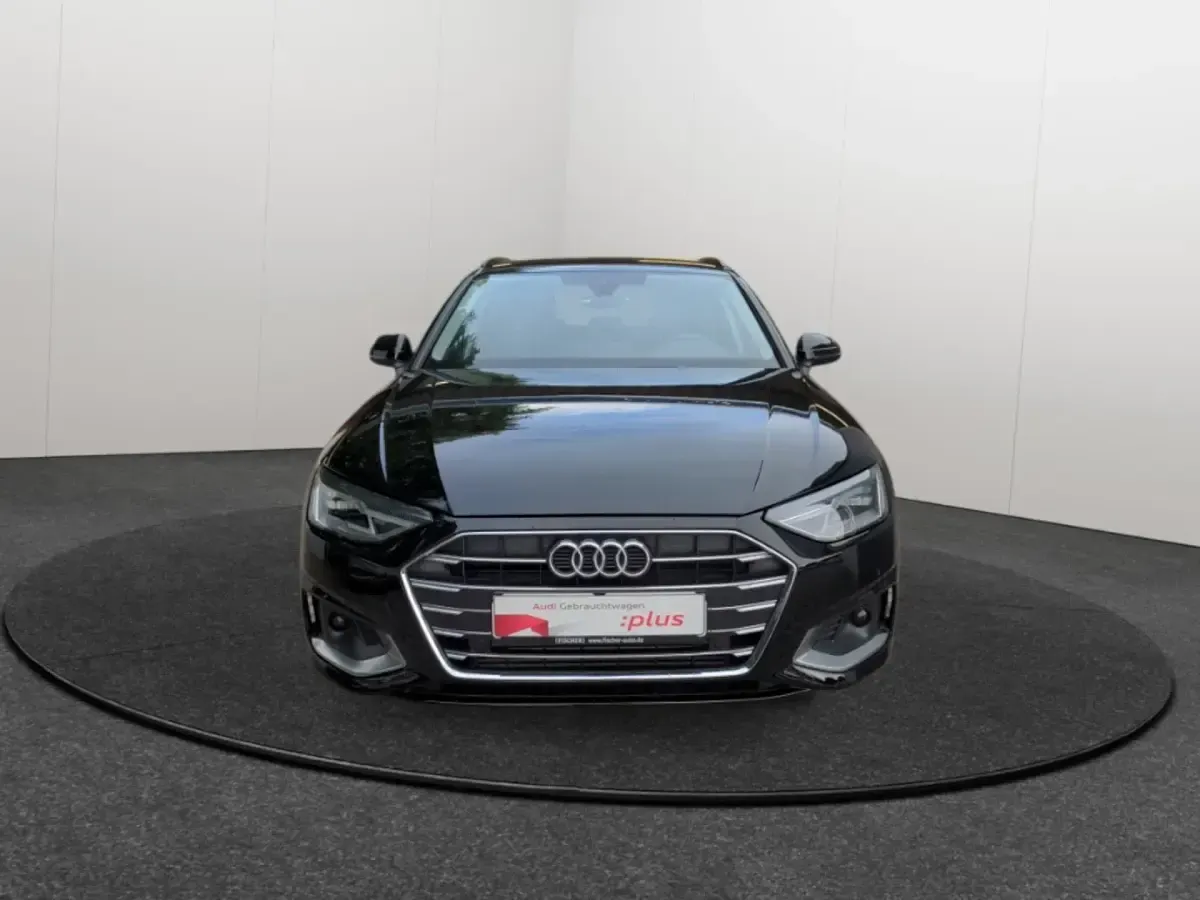 Gebraucht Audi A4 Advanced 150 PS (110 kW) 2022 Schwarz Kombi